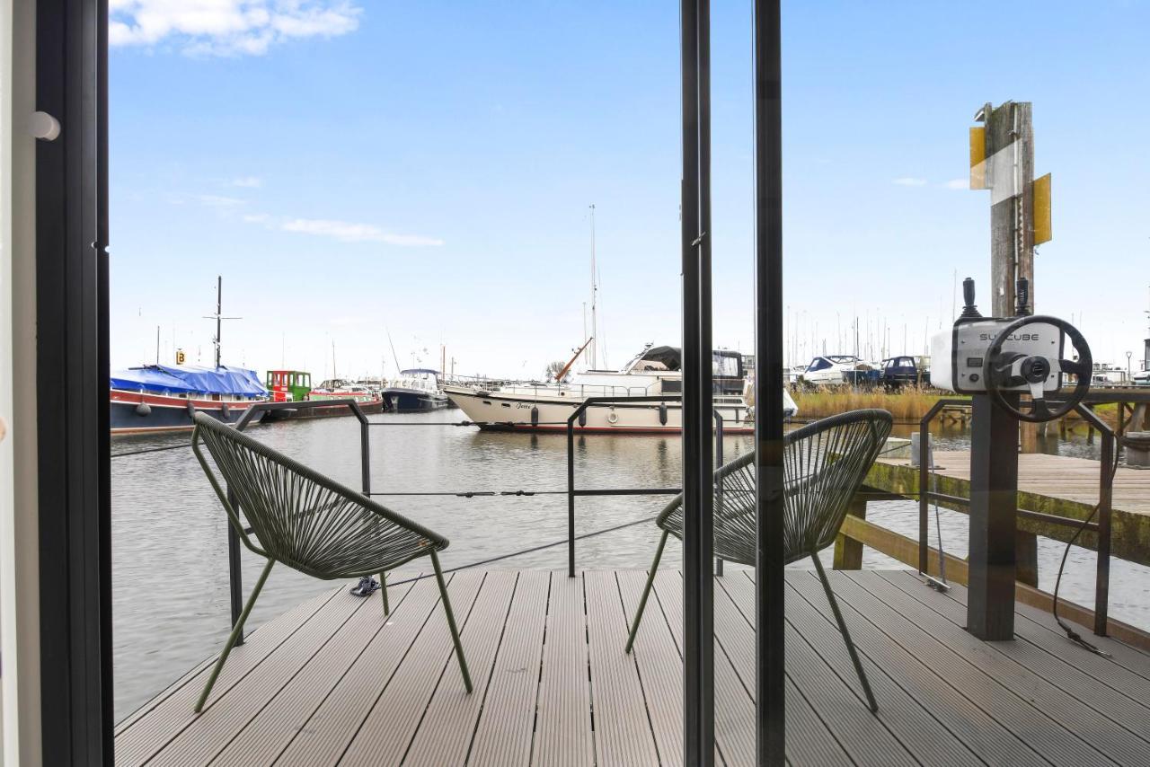 Cosy Tiny Houseboats Near Beach And Restaurants By Weltevreden Experience Zeewolde Exterior foto